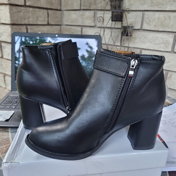 Ladies boots - Picture 4 of 8